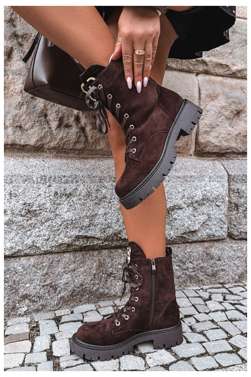 Warme dames enkellaarsjes met ornamenten van faux suede Falira