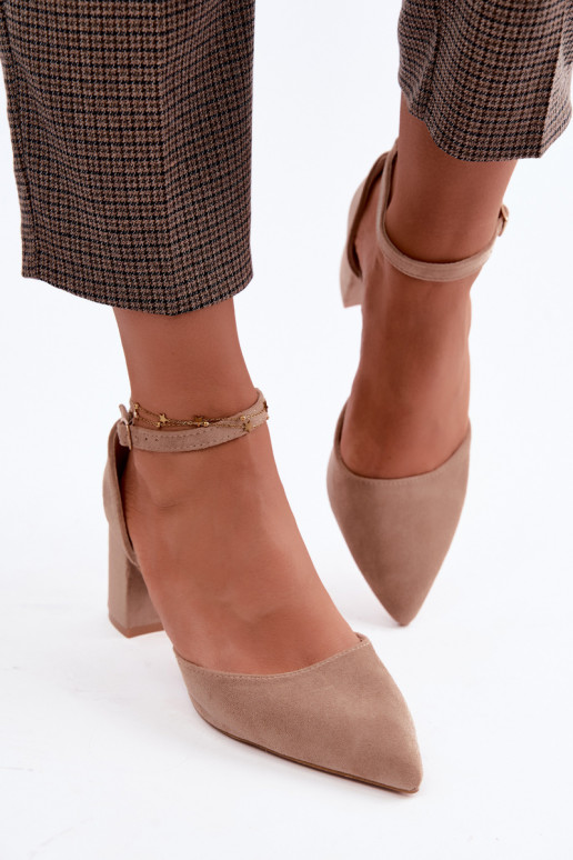Schoenen met hakken en bandjes in zandkleur Olenae