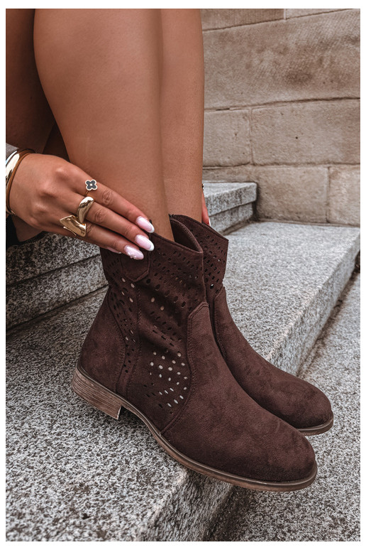 Bottines ajourées avec talons larges Amisna couleur chocolat