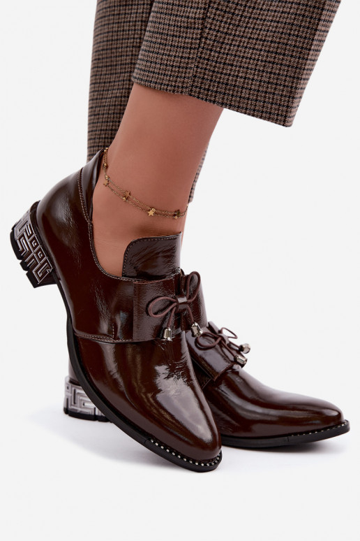Chaussures vernies à petit talon avec nœuds en couleur chocolat Zazoo 1399