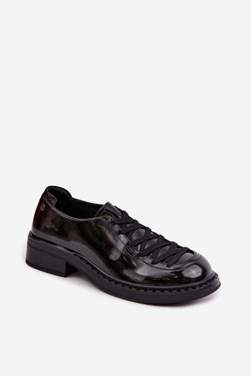 Mocassins en cuir verni avec lacets noirs