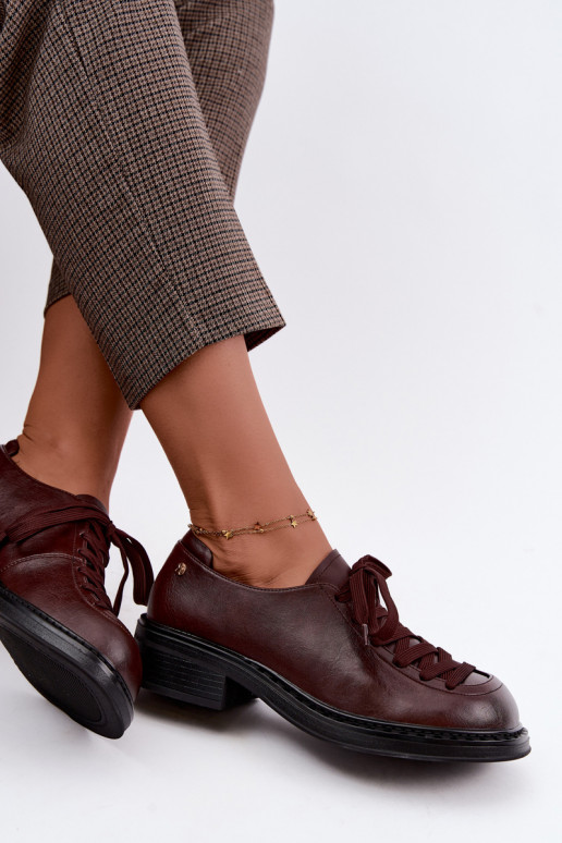 Lackleder Halbschuhe mit Schnürsenkeln in Dunkelbraun