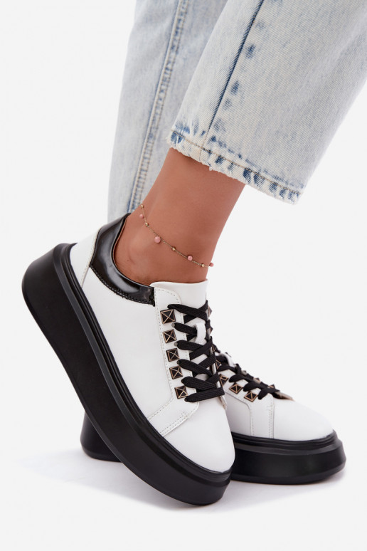 Baskets en cuir noires et blanches avec clous Artiker 55C0401