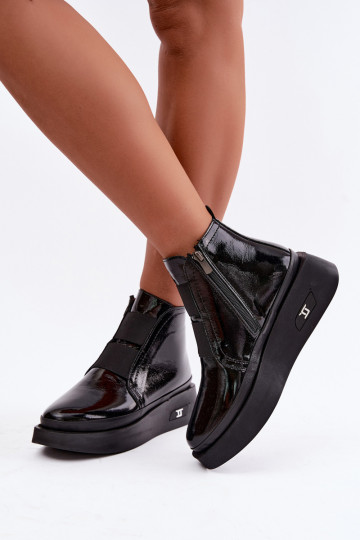 Peau avec effet vernis Bottes avec une plateforme réchauffer Artiker 55C0820 couleur noire 2