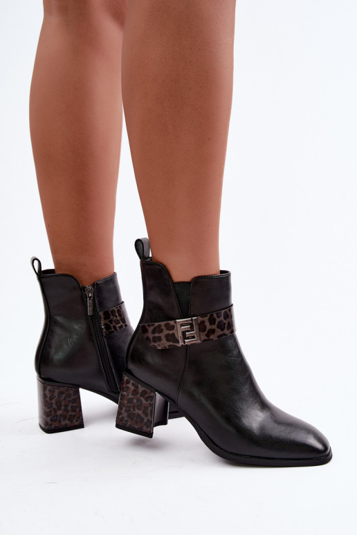 Peau Bottes avec chauffage à l intérieurDekoracyjnym Bandesem Artiker 57C0008 couleur noire