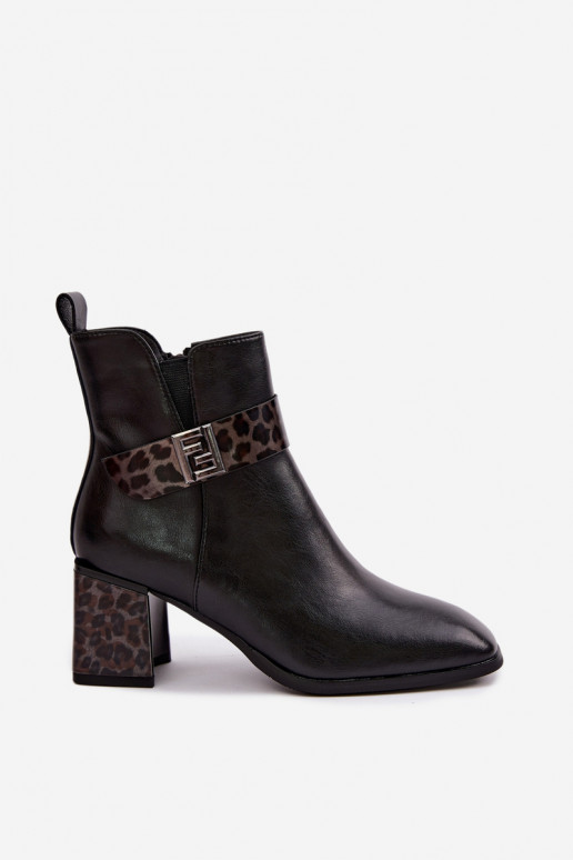 Peau Bottes avec chauffage à l intérieurDekoracyjnym Bandesem Artiker 57C0008 couleur noire