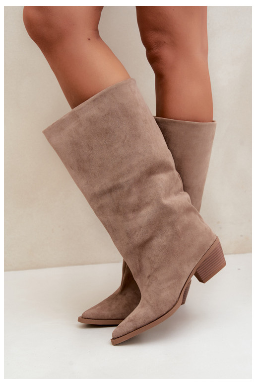 Sandfarbene Stiefeletten mit Absatz aus Kunstveloursleder Casella