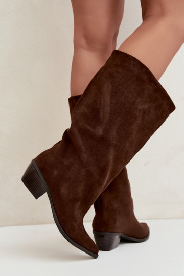 Chocoladekleurige enkellaarsjes met hakken van faux suede Casella