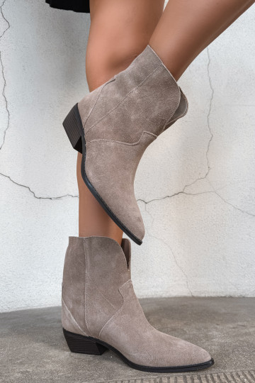 dames enkellaarsjes cowboystijl met hak van natuurlijk suede zandkleurig Norelle