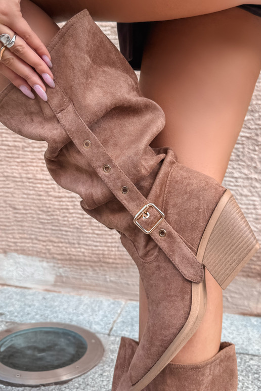 gekruiste dames lange laarzen in cowboystijl met riemen en hakken in bruin Adria