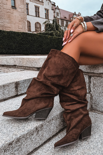 Bottes hautes pour femmes avec un dessus courbé et des talons en daim, marron Durela