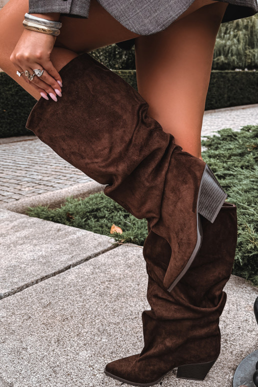 Bottes hautes pour femmes avec un dessus courbé et des talons en daim, marron Durela