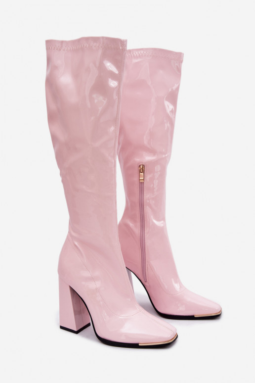 Helle rosa lackierte Stiefeletten mit Absätzen Mlokva