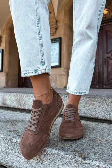 Barefoot Sneaker aus Kunstveloursleder in Braun Zazoo N1422
