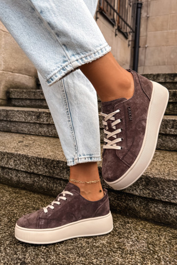 Baskets en daim synthétique avec plateforme Kobbo couleur chocolat