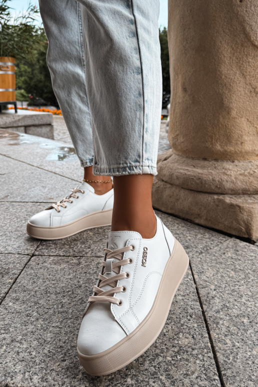 Faux leren sneakers met platform Kobbo in wit