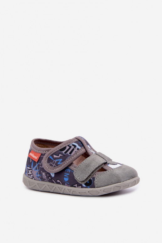 Chaussons pour enfants Milami avec fermetures auto-agrippantes en gris Reathiana