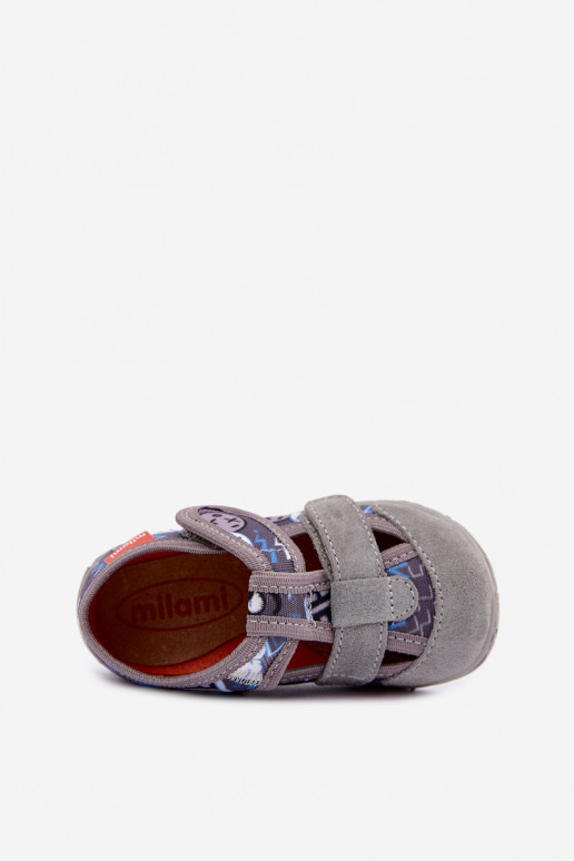 Chaussons pour enfants Milami avec fermetures auto-agrippantes en gris Reathiana