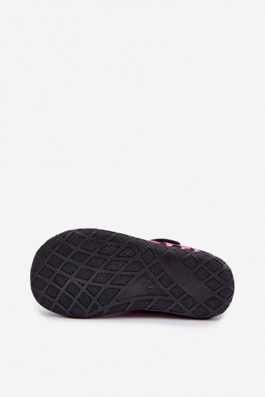 Chaussons pour enfants Milami avec fermetures auto-agrippantes et motifs léopard en rose et noir Esnia