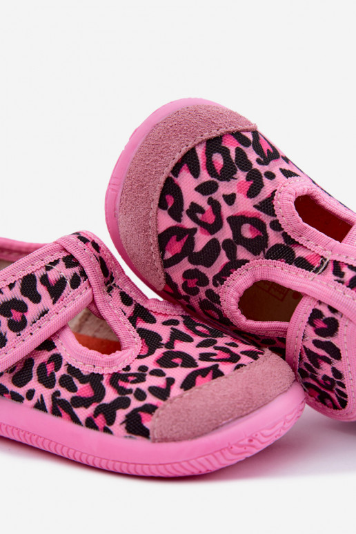 Chaussons élastiques pour enfants Milami avec fermetures auto-agrippantes et motifs léopard en rose Ambette