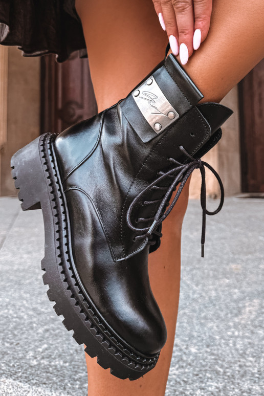 Damen warme Stiefeletten mit dekorativen Details Zazoo 60574 in schwarzer Farbe