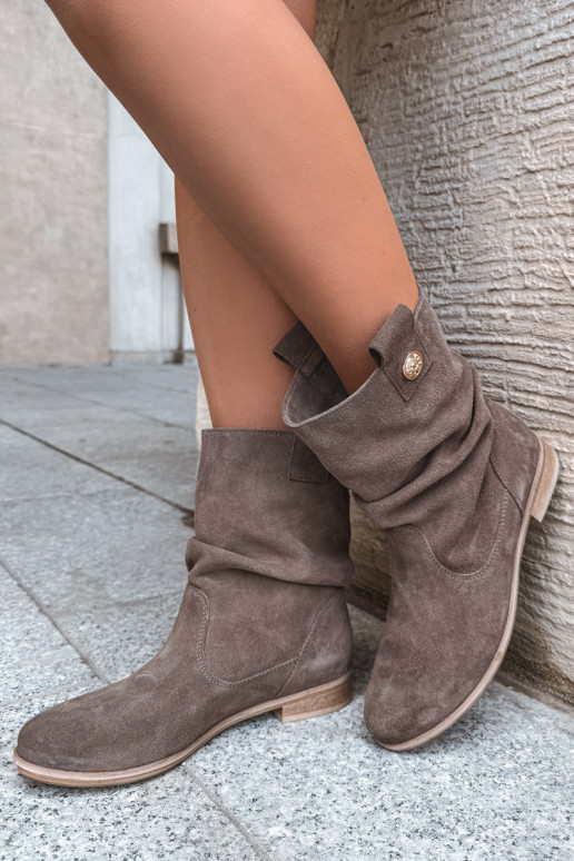 Dames schoenen van faux suede met ruffles Zazoo 4210 in bruine kleur