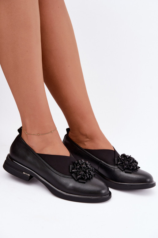 Chaussures en cuir pour femmes avec ornements noirs T.Sokolski