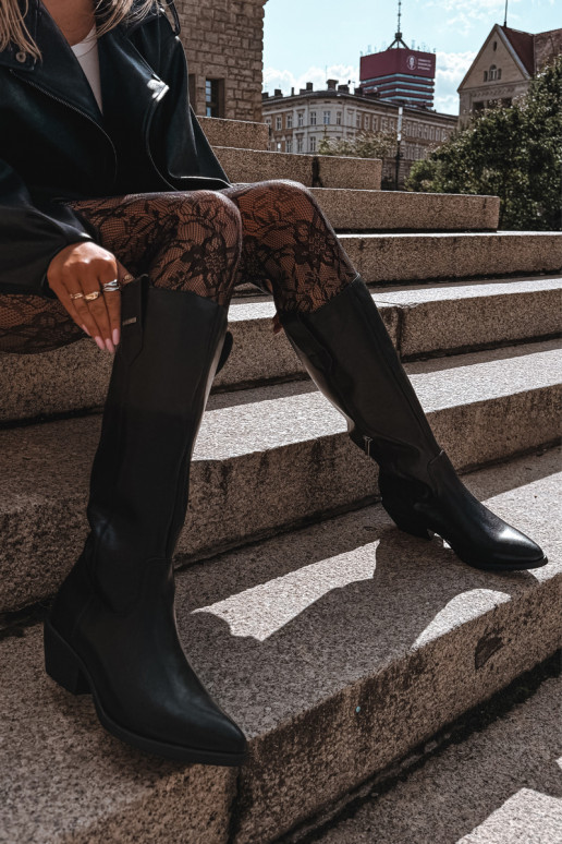 natürliches Leder Damenstiefel bis zum Knie mit niedrigem Absatz isoliert Big Star UU274521 in schwarzer Farbe
