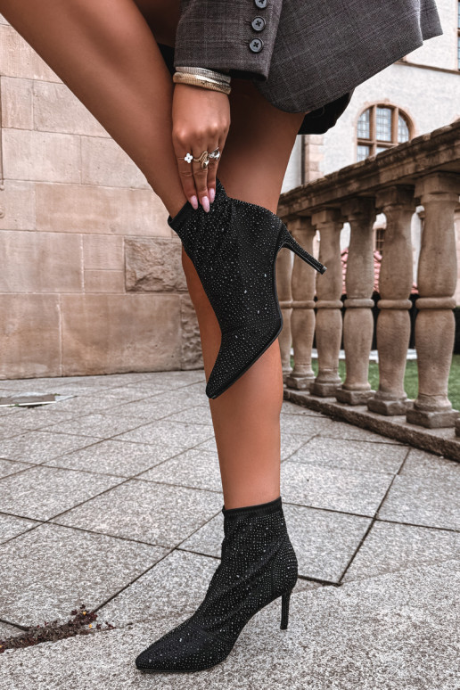 dekorierte Stiefeletten mit dünnen Absätzen S.Barski HY62-8138 in Schwarz