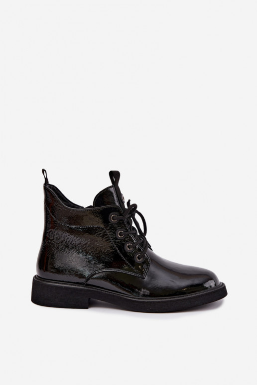 Stiefeletten mit Lackeffekt isoliert mit breiten Absätzen D&A CR62-3338 in Schwarz
