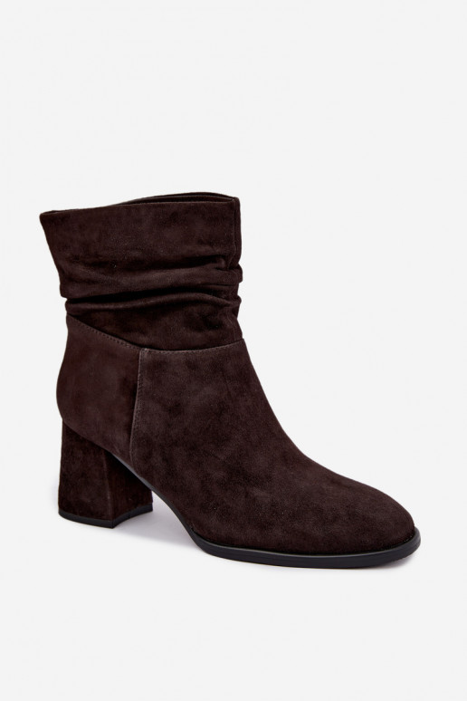 Bottines en daim naturel avec plis et talons D&A JC62-1021 chocolat