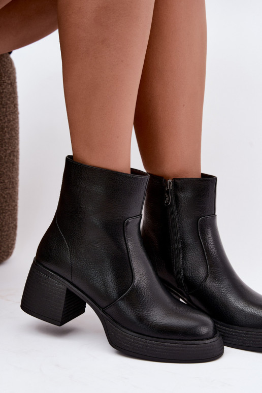 Leder gefütterte Stiefeletten mit Absatz D&A CR62-3369 schwarz
