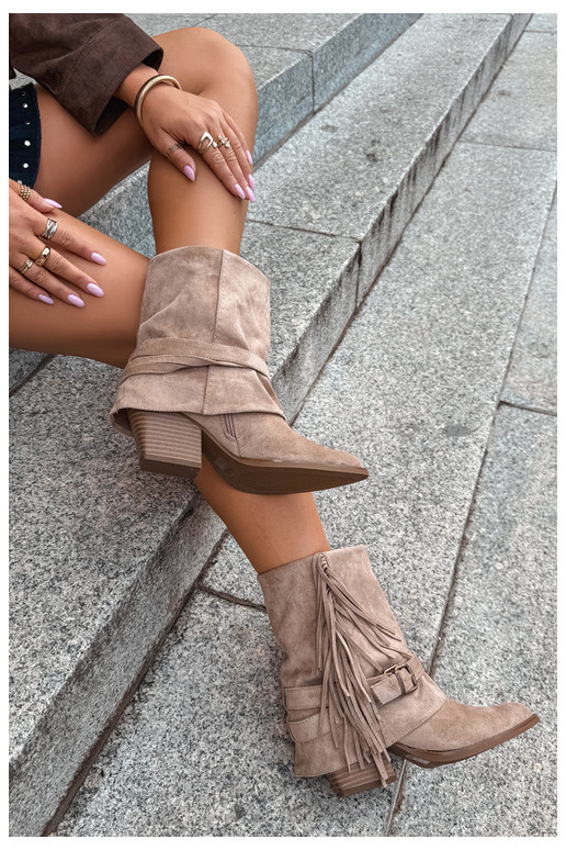 Bottines de style cowboy avec franges, rubans et boucles sable Corvella
