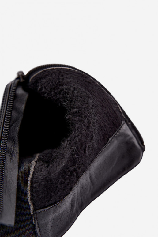Wärmende stilvolle Stiefeletten mit Plateau und dekorativen Details in Schwarz Solavie