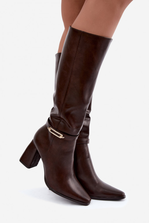 Bottes chaudes jusqu'au genou avec des sangles décoratives et un talon bloc en chocolat Luvessa