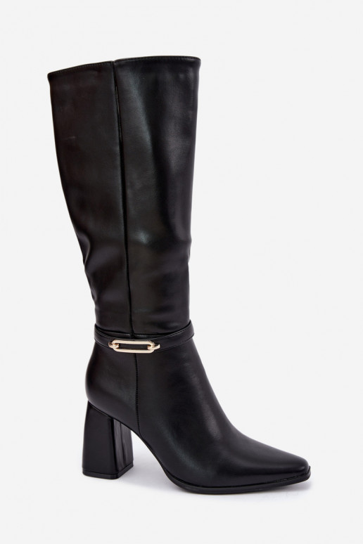 Bottes chaudes jusqu'au genou avec des sangles décoratives et un talon bloc en noir Luvessa