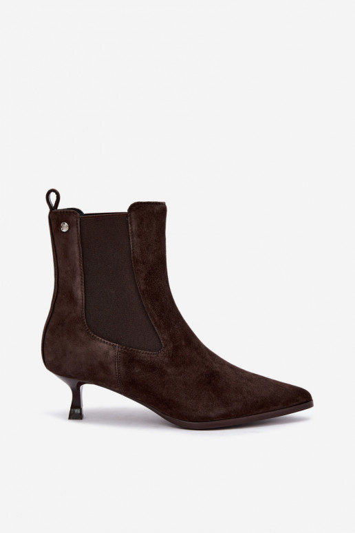 Bottes en daim isolées avec talons Tai turiciejka K7756-02 en chocolat