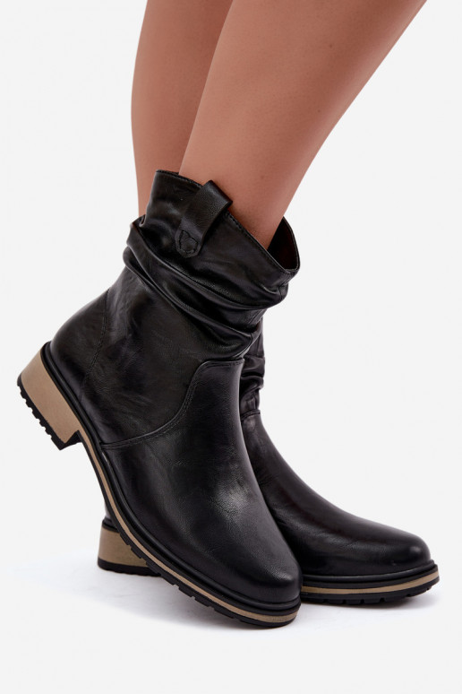 Wärmende Damen-Stiefeletten mit Falten in Schwarz