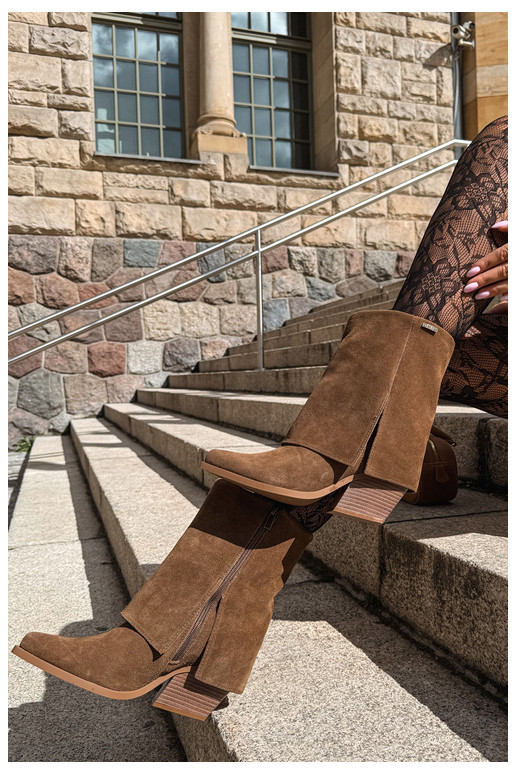 Cowboy-Stiefeletten mit Absatz aus natürlichem Wildleder mit besticktem Schaft Big Star UU274114 in brauner Farbe