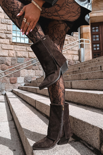 cowboy stijl enkellaarsjes met hakken van natuurlijk suede met geborduurde schacht Big Star UU274115 in chocoladekleur