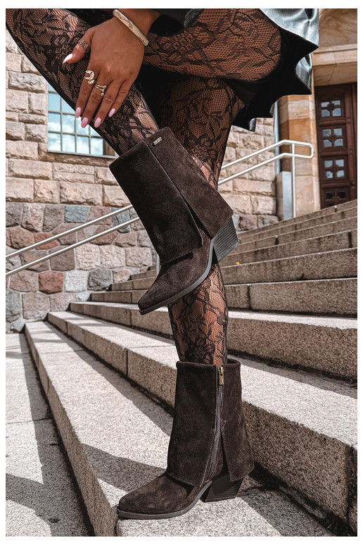 cowboy stijl enkellaarsjes met hakken van natuurlijk suede met geborduurde schacht Big Star UU274115 in chocoladekleur