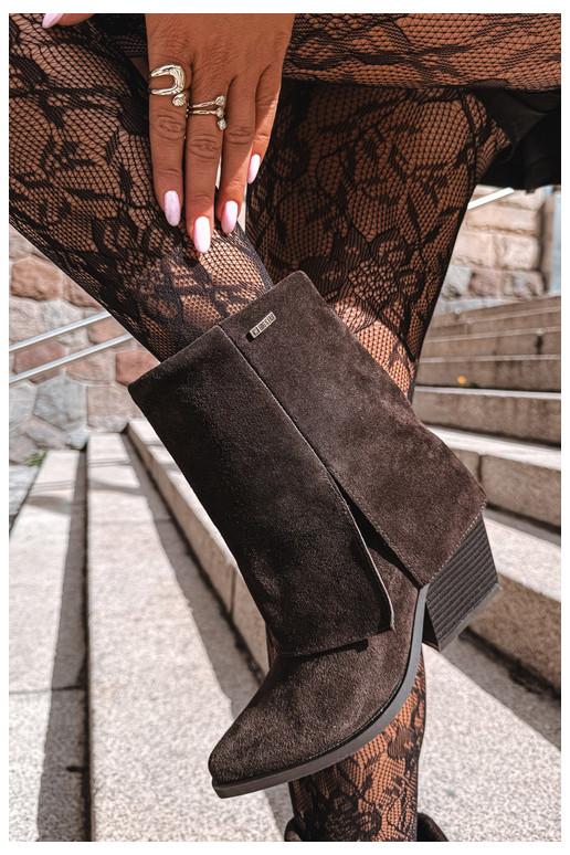 Cowboy-Stiefeletten mit Absatz aus natürlichem Wildleder mit besticktem Schaft Big Star UU274115 in Schokoladenfarbe