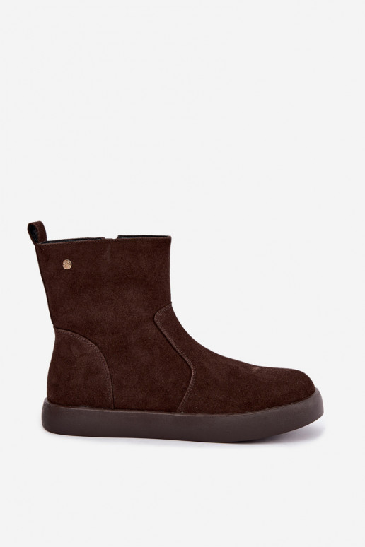 Chaussures en daim isolées pour femmes Tai turiciejka K7800-02 couleur chocolat