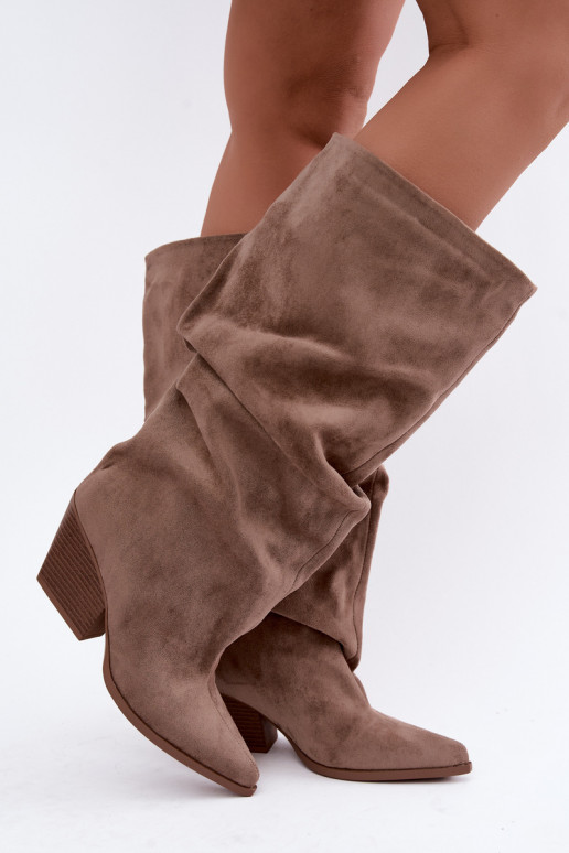 Khaki dameskniehoge laarzen met gebogen bovenkant en hakken in suede Durela