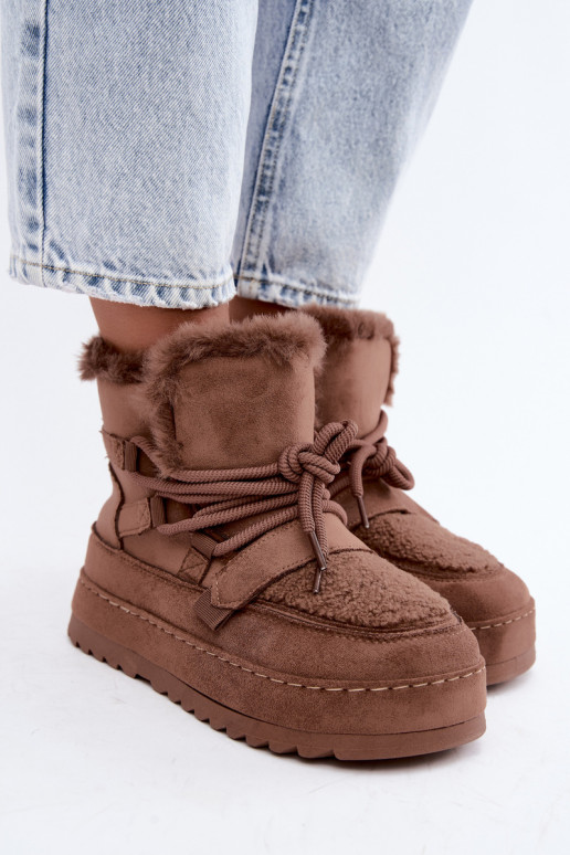 Bruine veterschoenen voor de winter op platform Coraliah