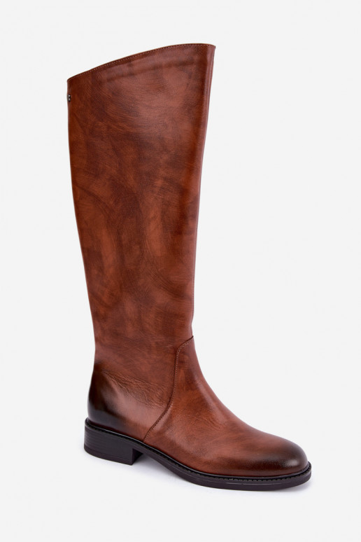 Leder Damen Stiefel bis zum Knie mit breiten Absätzen isoliert Zazoo 70163 braun