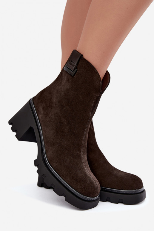 Gevoerde schoenen van faux suede met hakken T.Sokolski SH Z26-428 chocolade