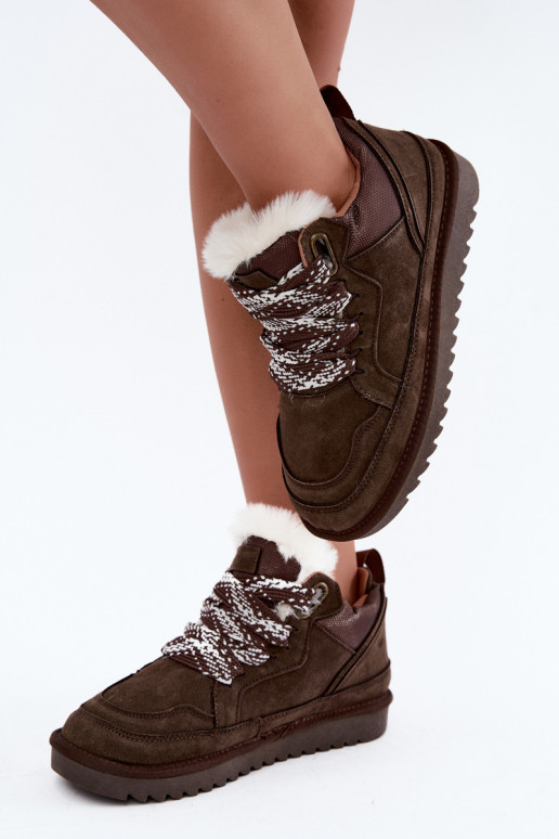 Bottes de neige en daim synthétique avec fourrure et lacets Vinceza 97974 en couleur chocolat