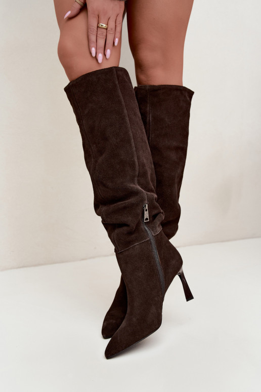 Bottes hautes en daim synthétique Slouchy avec talons fins Vinceza 89170 en couleur chocolat
