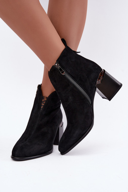 Bottines chaudes en daim synthétique avec talons en couleur noire Laverelle